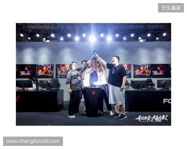 与好友并肩!你的电竞梦想从卓威高校对抗赛启航! 与好友并肩!你的电竞梦想从卓威高校对抗赛启航!